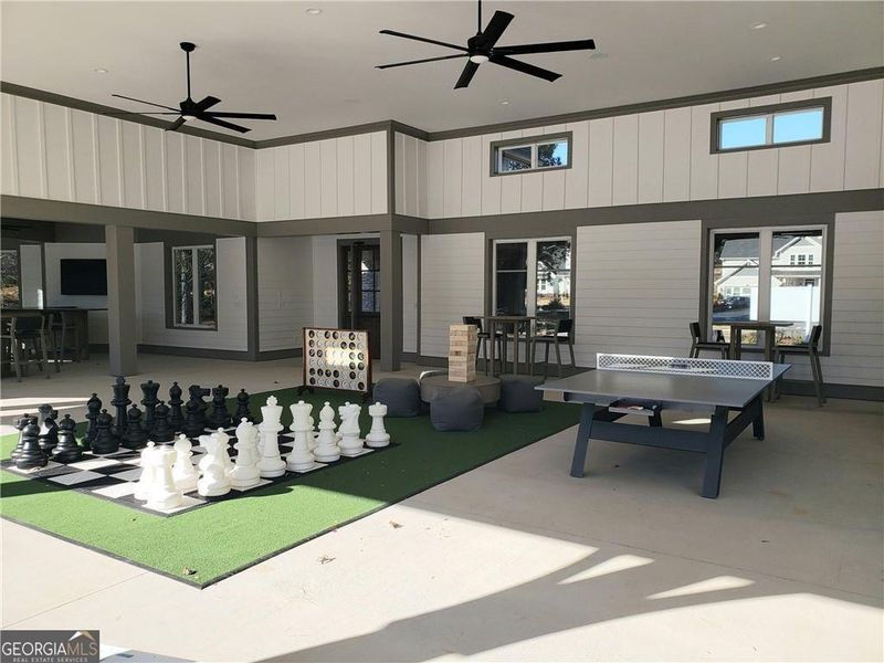 Community amenities in Twin Lakes, Hoschton (Image 18).