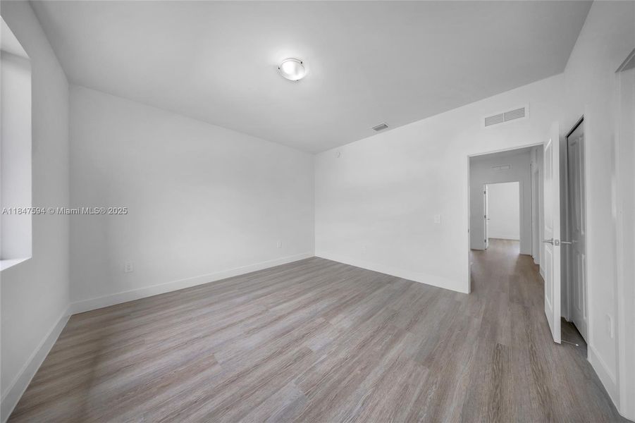Spacious, unfurnished interior of a new home in , Homestead (Image 28).