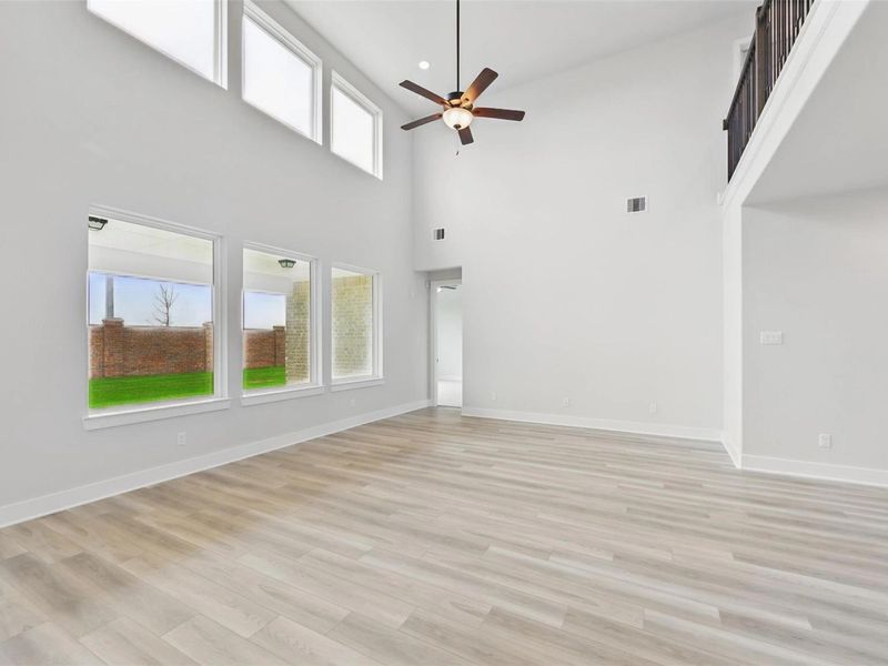 Spacious, unfurnished interior of a new home in Lago Mar, Texas City (Image 22).