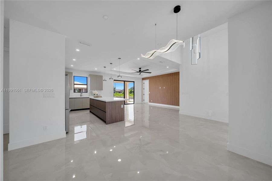 Spacious, unfurnished interior of a new home in , Lehigh Acres (Image 20).