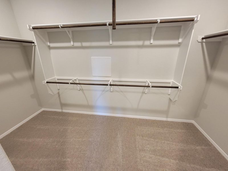 Spacious, unfurnished interior of a new home in Cloverleaf, Austin (Image 22). Spacious, unfurnished interior of a new home in Cloverleaf, Austin (Image 22).