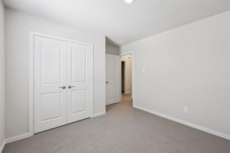 Spacious, unfurnished interior of a new home in Westmoor, Sherman (Image 13).