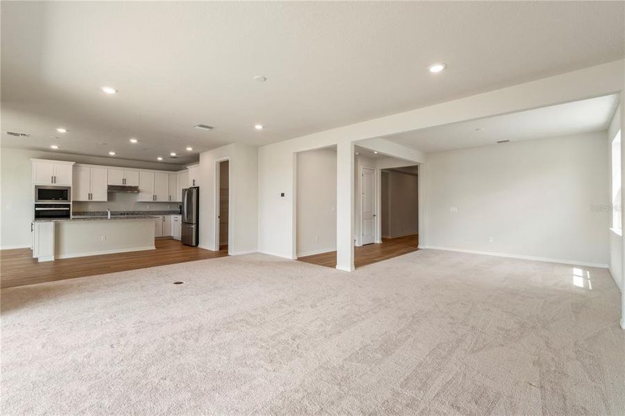 Spacious, unfurnished interior of a new home in , Orlando (Image 30).