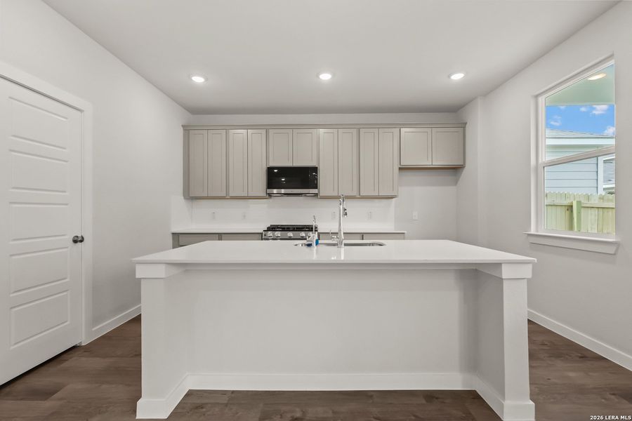 Furnished interior view inside a new home in Senna, Leon Valley (Image 4).
