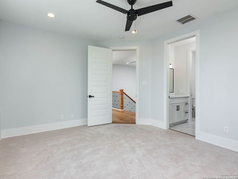 Spacious, unfurnished interior of a new home in , Spring Branch (Image 33).