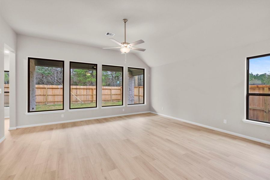 Spacious, unfurnished interior of a new home in Escondido, Magnolia (Image 17).