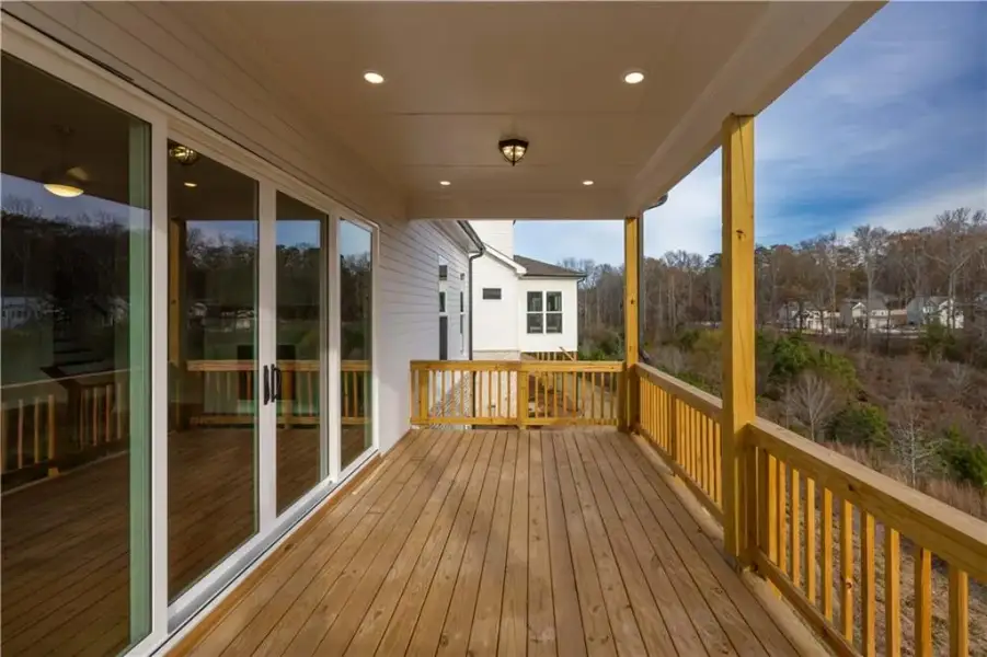 Exterior details and patio area of a home in Aberdeen, Hoschton (Image 34).