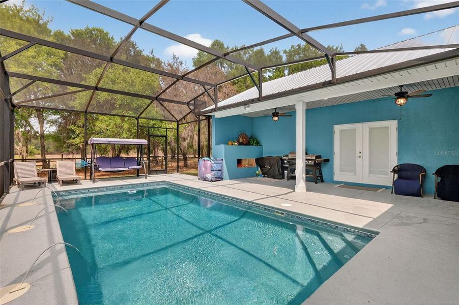 Exterior details and patio area of a home in , Groveland (Image 21).