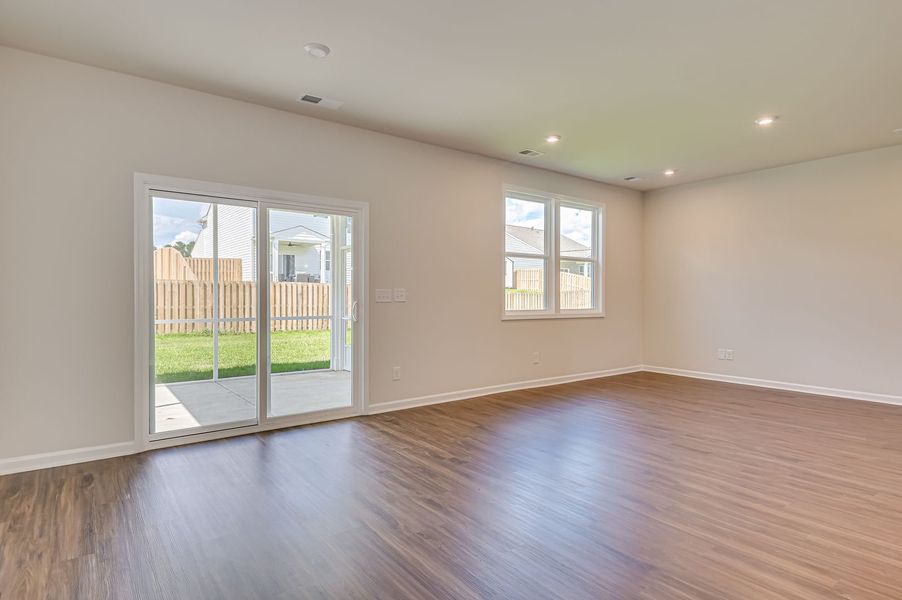 Spacious, unfurnished interior of a new home in The Beacon at Old Peachtree Single Family Homes, Lawrenceville (Image 25).