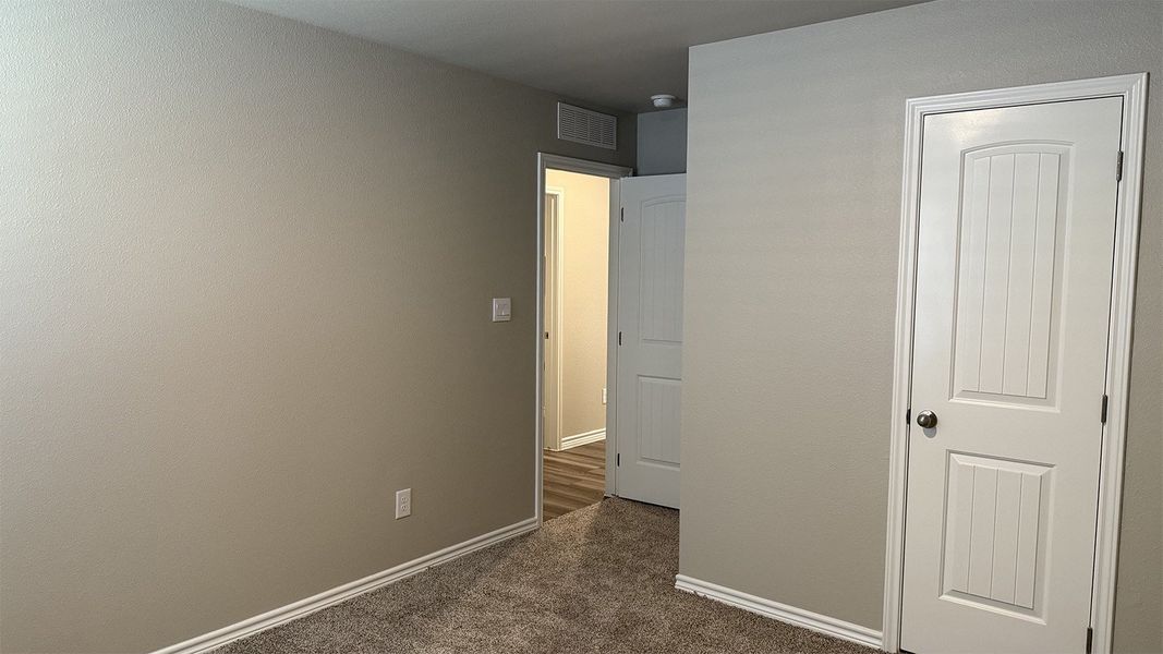 Spacious, unfurnished interior of a new home in London Towne, Corpus Christi (Image 17). Spacious, unfurnished interior of a new home in London Towne, Corpus Christi (Image 17).