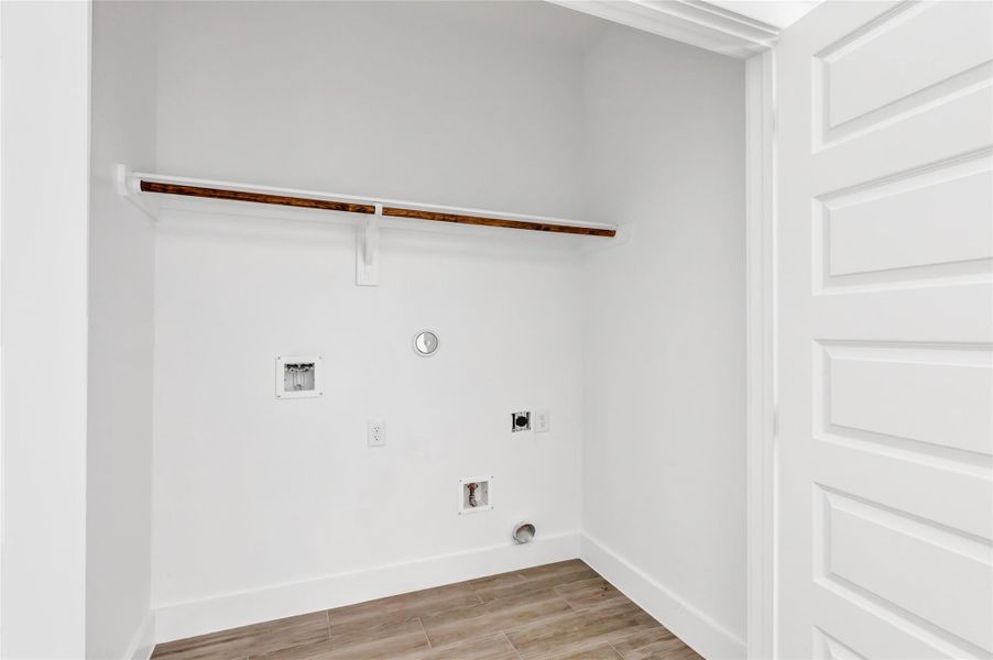 Spacious, unfurnished interior of a new home in , Houston (Image 16).