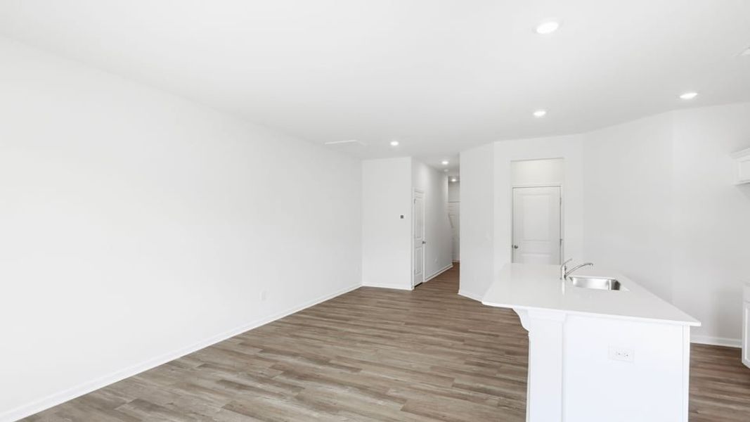 Spacious, unfurnished interior of a new home in Covington Village, Greer (Image 17).