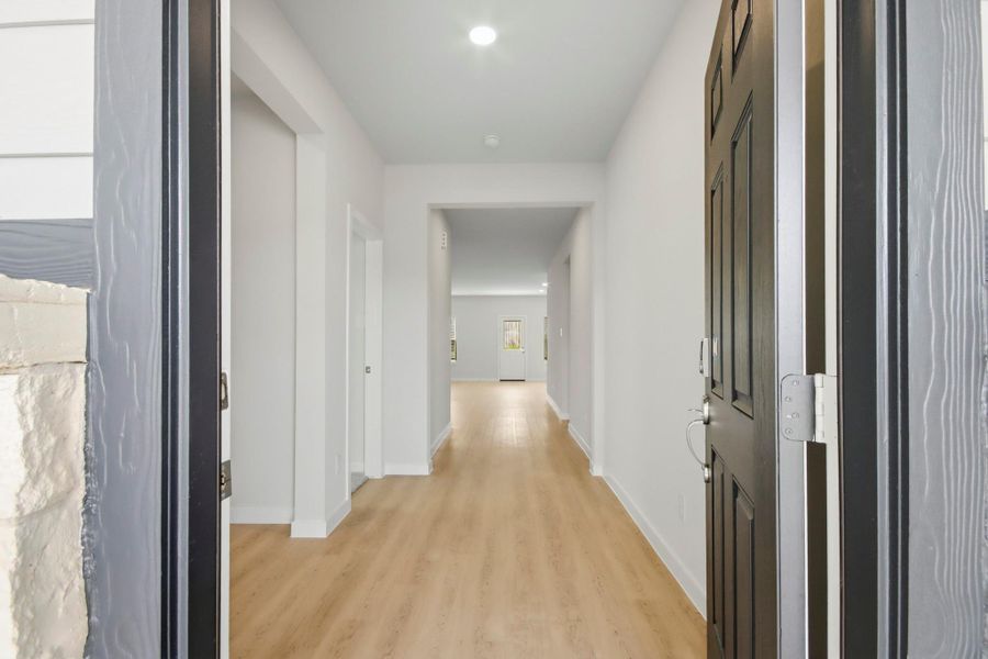 Spacious, unfurnished interior of a new home in Caney Mills, Conroe (Image 17). Spacious, unfurnished interior of a new home in Caney Mills, Conroe (Image 17).