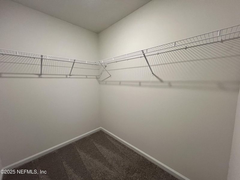 Spacious, unfurnished interior of a new home in , Green Cove Springs (Image 10).