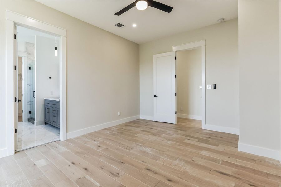 Spacious, unfurnished interior of a new home in , Horseshoe Bay (Image 29). Spacious, unfurnished interior of a new home in , Horseshoe Bay (Image 29).
