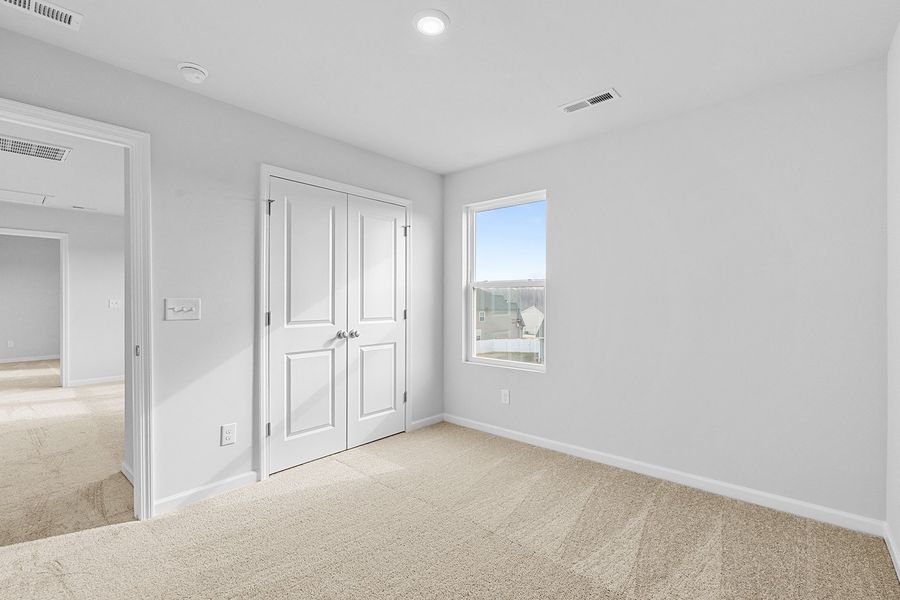 Spacious, unfurnished interior of a new home in Hanes Lake, Winston-Salem (Image 43). Spacious, unfurnished interior of a new home in Hanes Lake, Winston-Salem (Image 43).