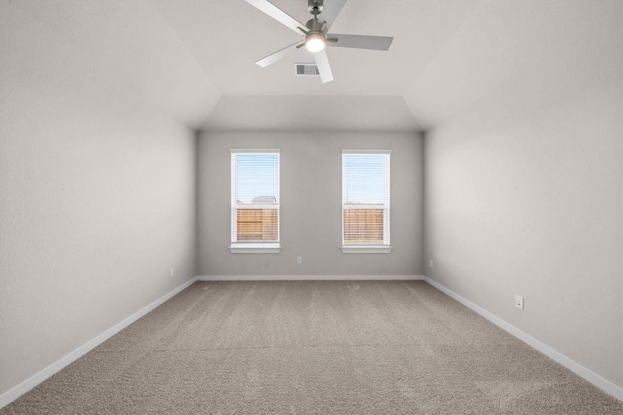 Spacious, unfurnished interior of a new home in Sunterra Lakes, Fulshear (Image 29).