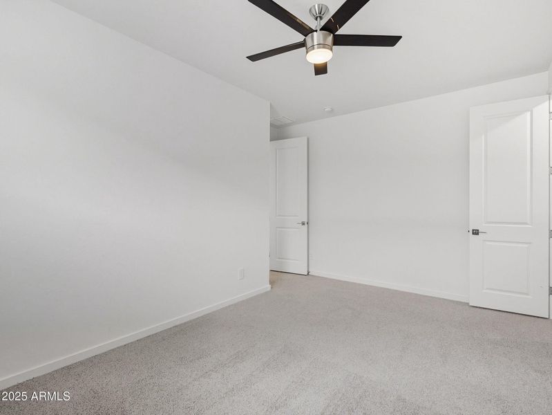 40-web-or-mls-Bee-40 40-web-or-mls-Bee-40