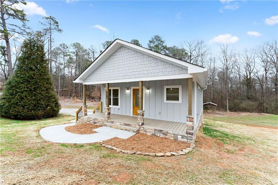 Exterior details and patio area of a home in , Gainesville (Image 22).
