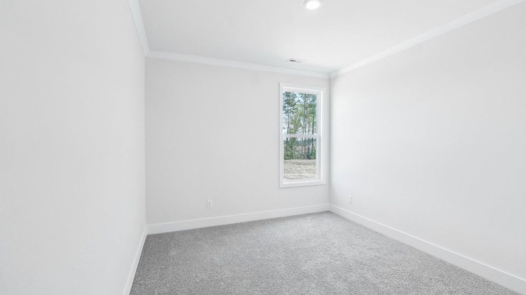 Representative unfurnished interior of a home built from the Hickory by D.R. Horton in Westport, York (Image 20).