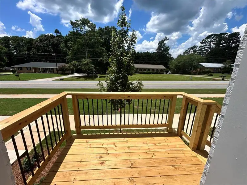 Exterior details and patio area of a home in Old Salem Crossing, Conyers (Image 3).