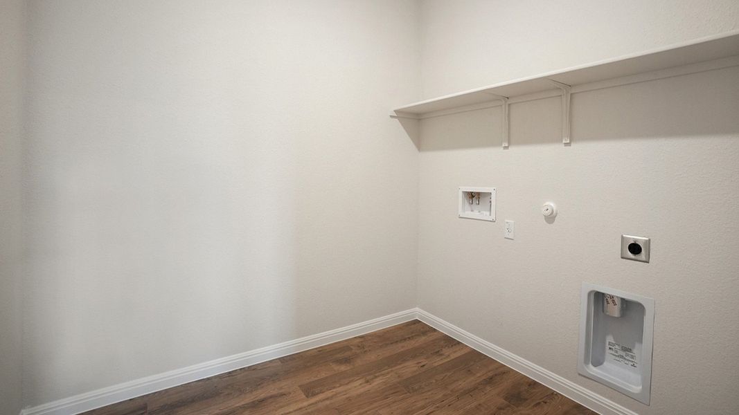 Spacious, unfurnished interior of a new home in Thunder Rock, Marble Falls (Image 23).