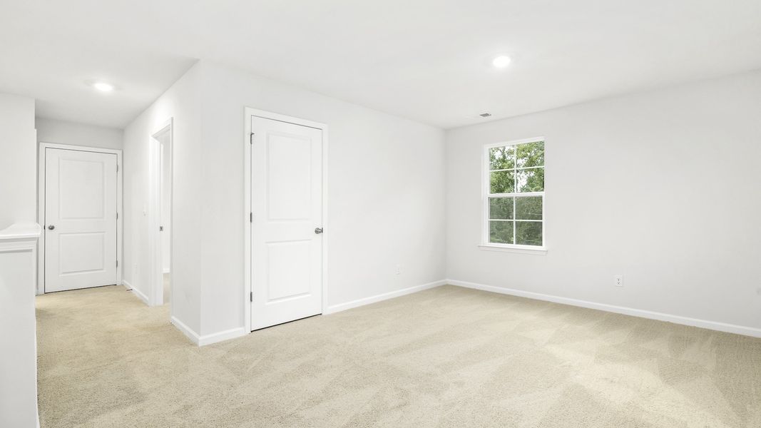 Spacious, unfurnished interior of a new home in Mount Hope Estates, Winston-Salem (Image 15).