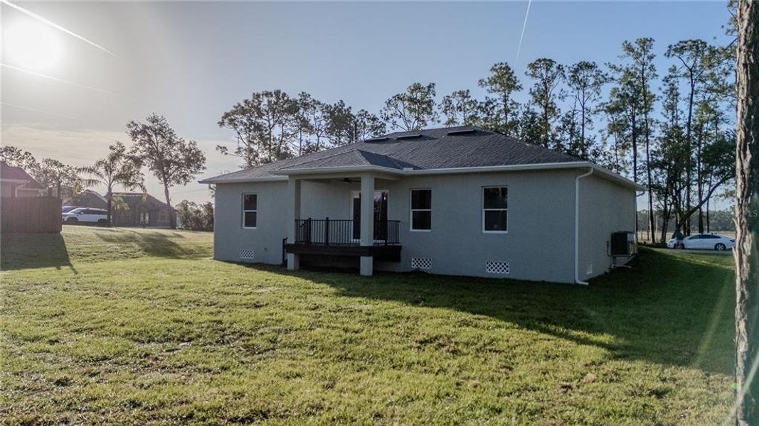 Exterior details and patio area of a home in , Deltona (Image 4).