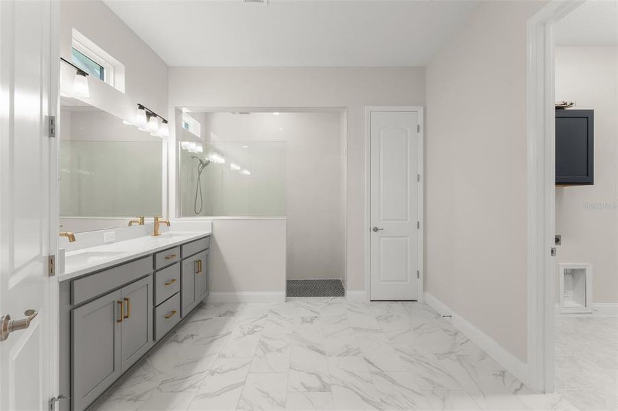 Furnished interior view inside a new home in , Orlando (Image 5).