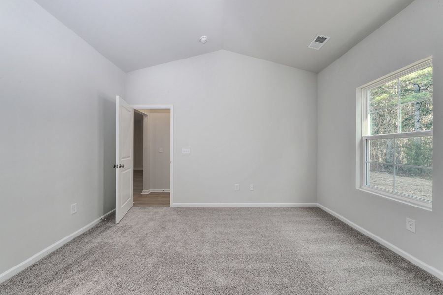 Spacious, unfurnished interior of a new home in Hainer Place, Conway (Image 26).