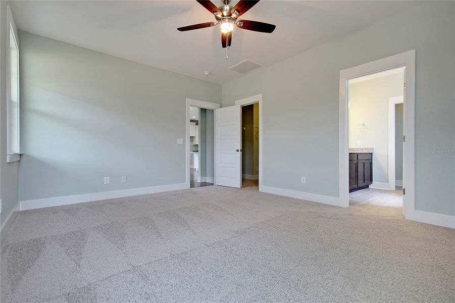 Spacious, unfurnished interior of a new home in Palm Coast Homes, Palm Coast (Image 5).
