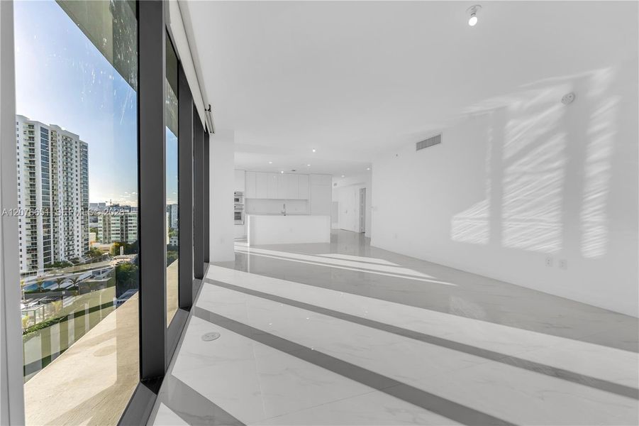 Spacious, unfurnished interior of a new home in , Miami (Image 15).