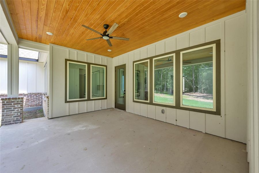 Exterior details and patio area of a home in , Magnolia (Image 21).