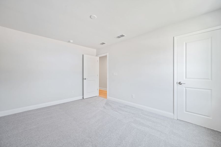 Spacious, unfurnished interior of a new home in Oakleaf Chase, Blythewood (Image 35). Spacious, unfurnished interior of a new home in Oakleaf Chase, Blythewood (Image 35).