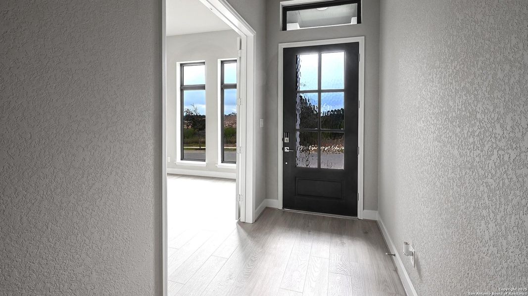 Exterior details and patio area of a home in Veramendi 60', New Braunfels (Image 4).