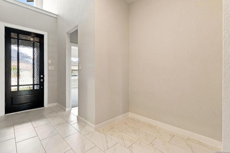 Spacious, unfurnished interior of a new home in Cordova Crossing, Seguin (Image 28).