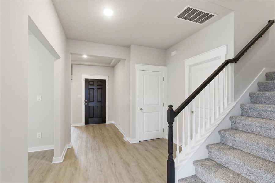 Spacious, unfurnished interior of a new home in Spring Creek, Taylor (Image 24).