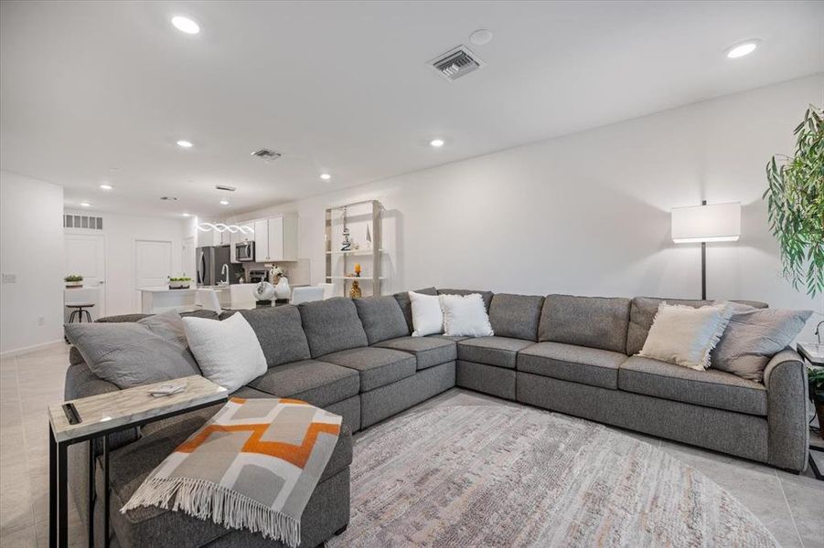 Furnished interior view inside a new home in , Sarasota (Image 19).