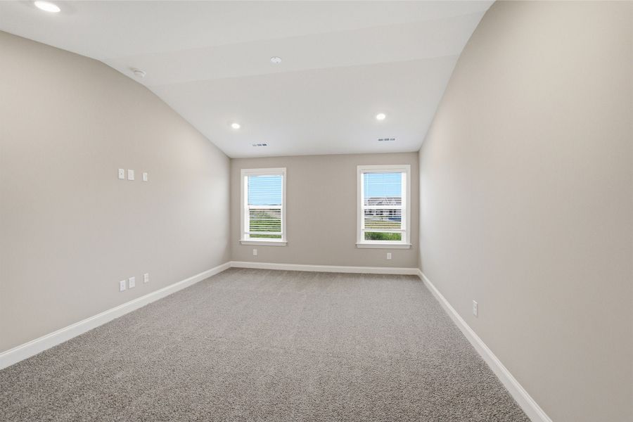 Spacious, unfurnished interior of a new home in The Retreat at Norman Farm, Hendersonville (Image 34).