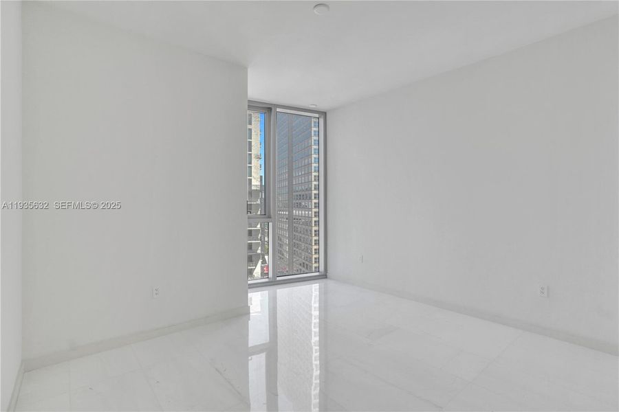 Spacious, unfurnished interior of a new home in , Miami (Image 37).