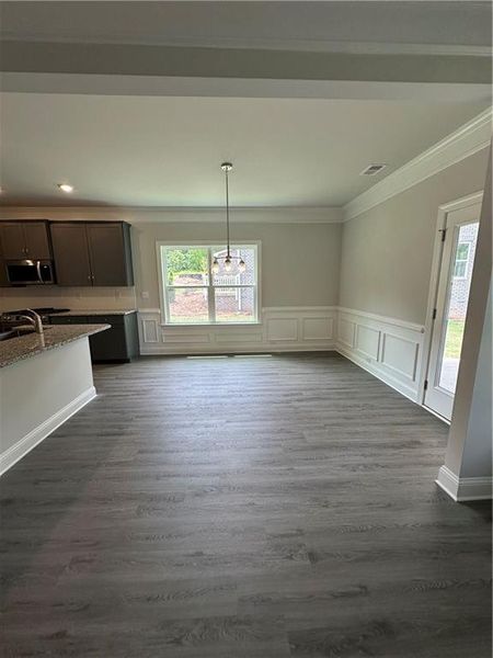 Spacious, unfurnished interior of a new home in Mirror Lake at South Harbour, Villa Rica (Image 41).