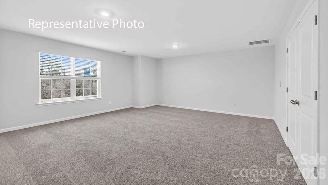 Spacious, unfurnished interior of a new home in Wallace Springs, Statesville (Image 21).