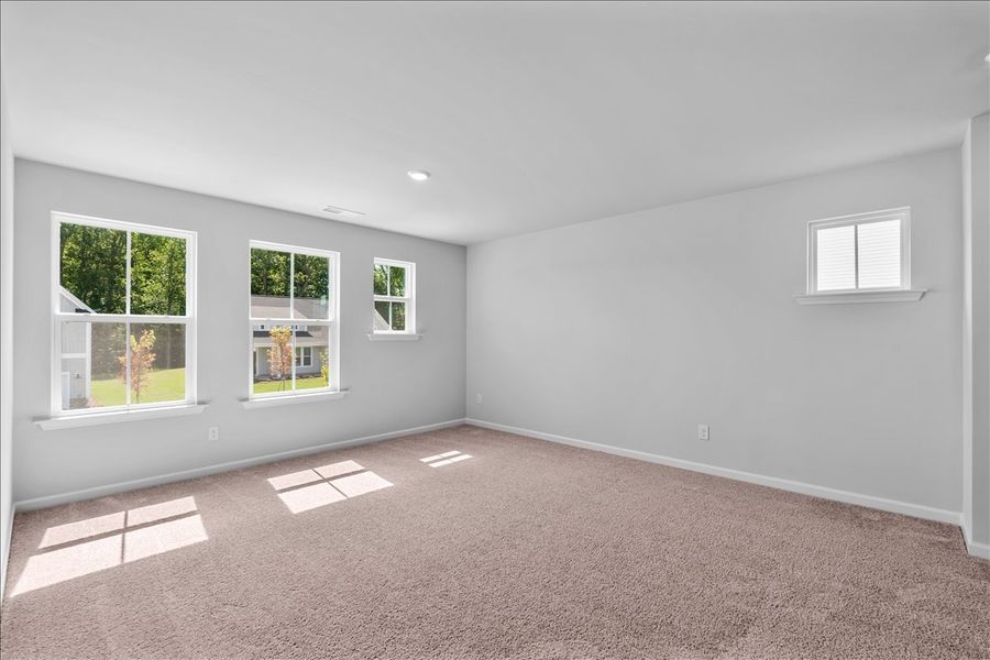Spacious, unfurnished interior of a new home in Fieldstone, Lexington (Image 37).