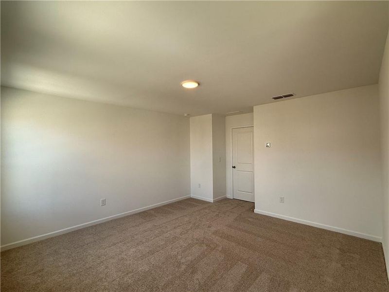 Spacious, unfurnished interior of a new home in Leydenview, Mableton (Image 32).