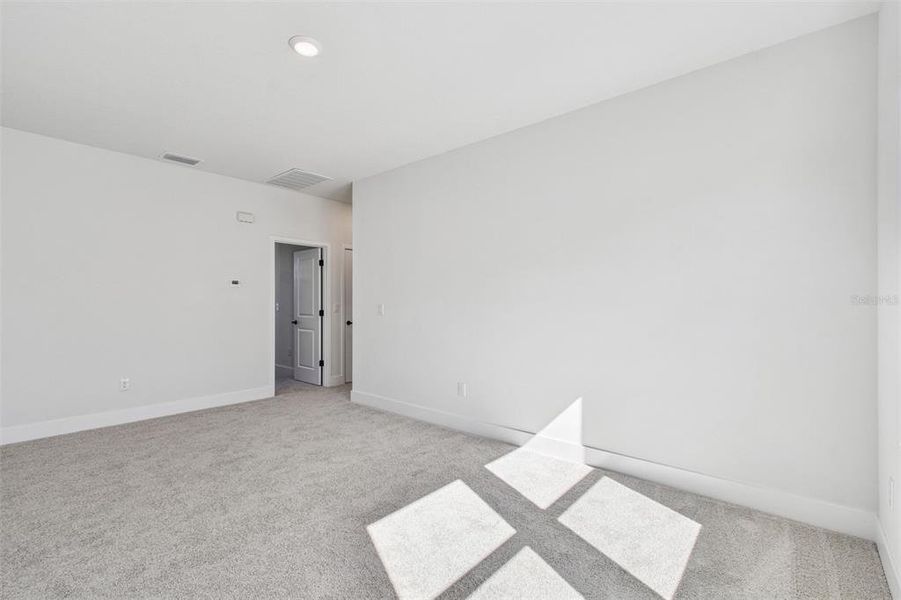 Spacious, unfurnished interior of a new home in Chapel Crossings - Garden Series, Wesley Chapel (Image 25).