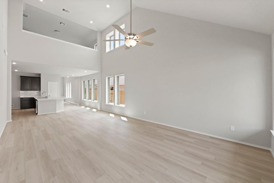 Spacious, unfurnished interior of a new home in The Trails, New Caney (Image 24).