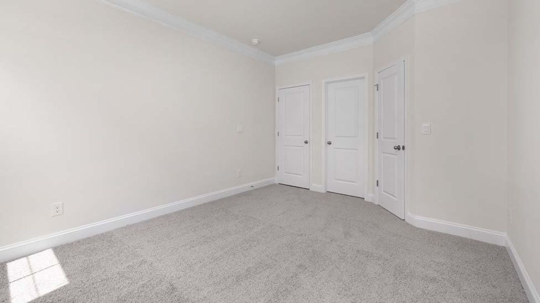 Spacious, unfurnished interior of a new home in Sylvan Creek, Denver (Image 20).