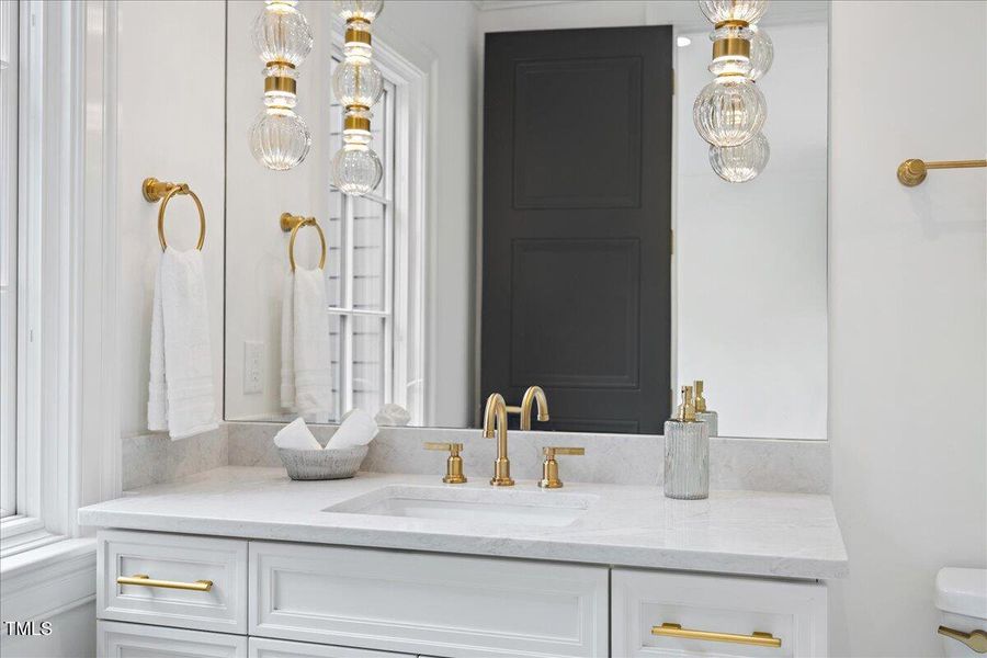 087-2A1A8434 087-2A1A8434