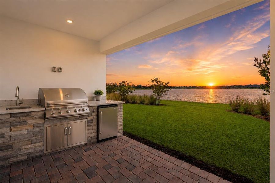 Exterior details and patio area of a home in Laureate Park, Orlando (Image 28).