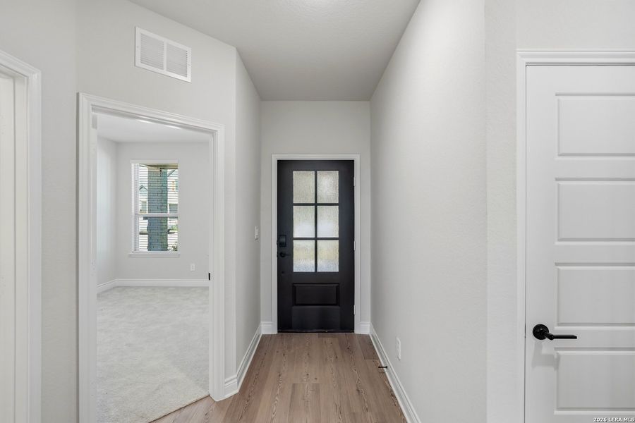 Spacious, unfurnished interior of a new home in Bison Ridge, San Antonio (Image 44). Spacious, unfurnished interior of a new home in Bison Ridge, San Antonio (Image 44).